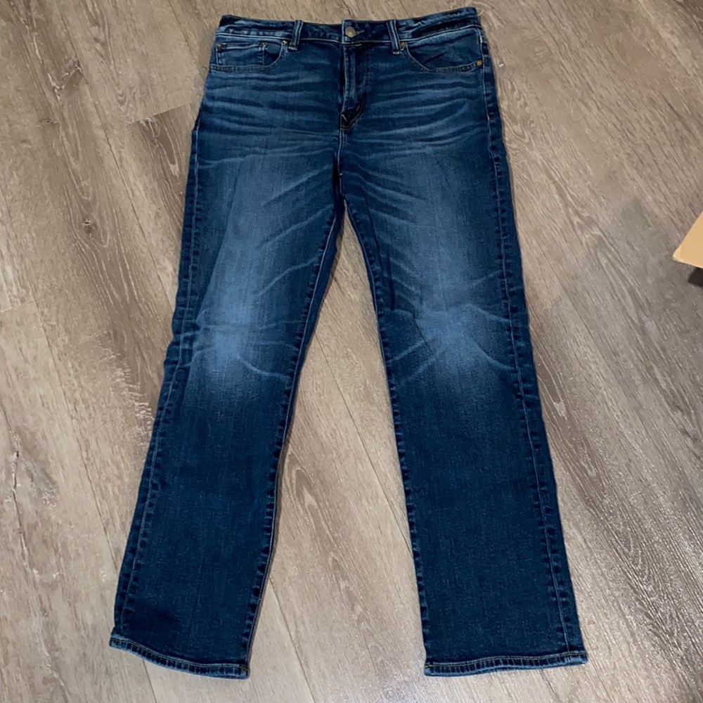 American Eagle men’s jeans 33x32 relaxed straight